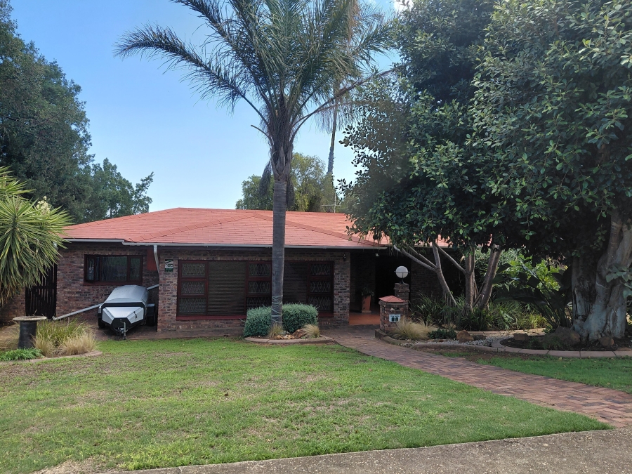 5 Bedroom Property for Sale in Vanes Estate Eastern Cape
